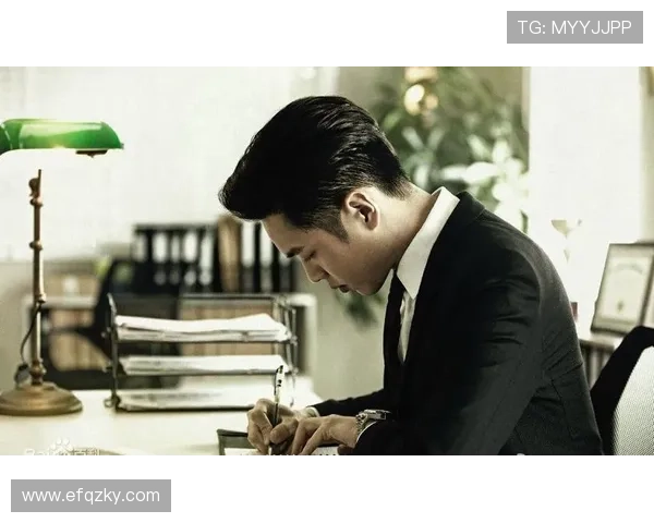 张若昀：荧屏上的百变“戏精”，从桀骜少年到深沉影帝